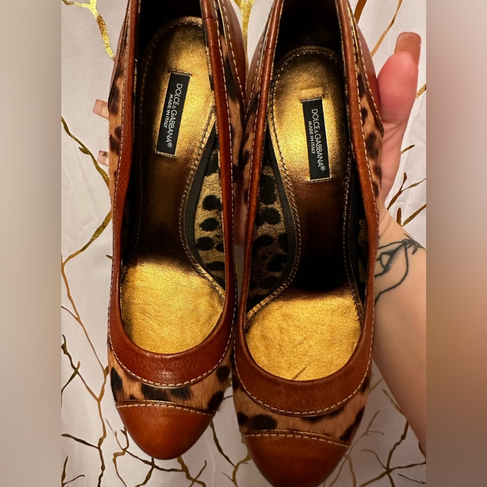 Dolce and Gabbana pumps